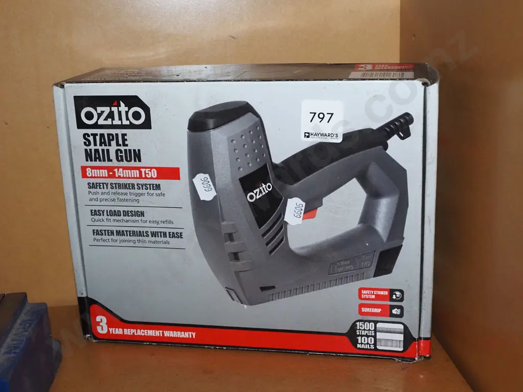 Ozito staple nail gun Image 1++