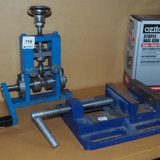 portable manual wire stripper, machine vice