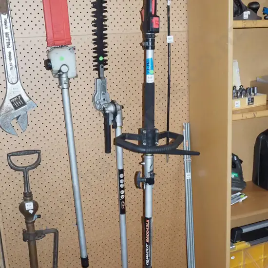 Qualcut 2 stroke multi tool with scrub bar, hedge trimmers, chainsaw - no line trimmer