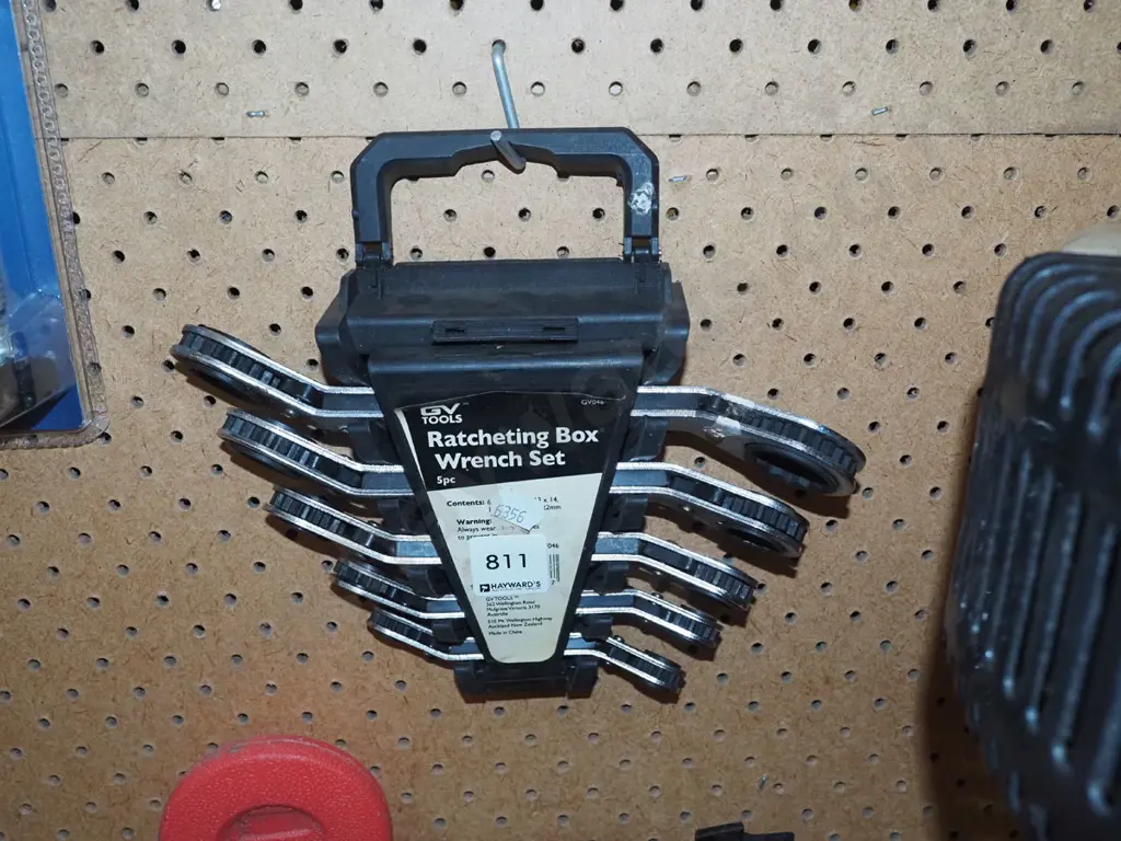 ratcheting box wrench set Image 1++