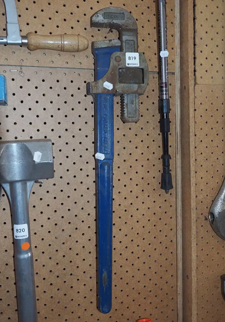 Record pipe wrench L570 Image 1++