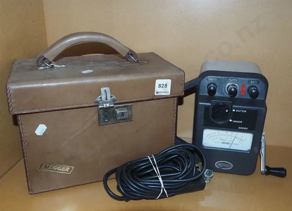 Megger hand cranked electrical tester Image 1++