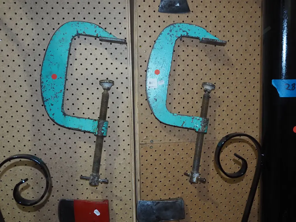 2x G clamps - red dots Image 1++