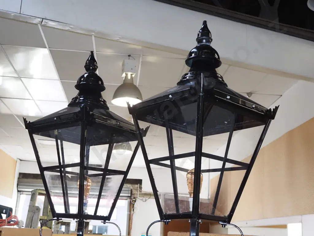 pair of homemade reproduction gaslight style garden lights H2900 Image 1++