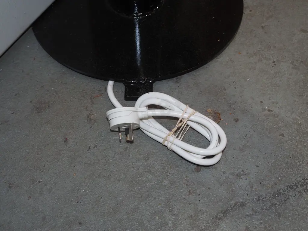 pair of homemade reproduction gaslight style garden lights H2900 Image 1++