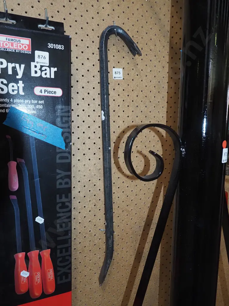 wrecking bar Image 1++