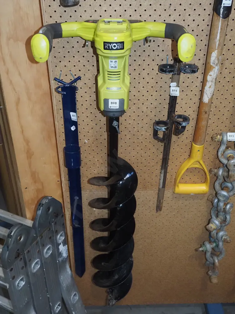 Ryobi battery powered post hole borer - no battery Image 1++