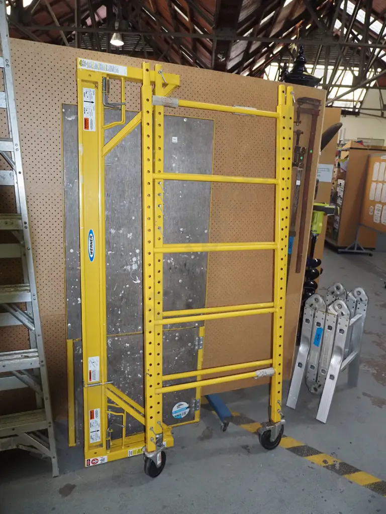 Werner portable scaffolding on casters Image 1++