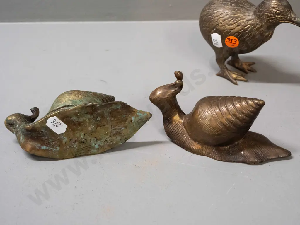 3 cast brass animals - kiwi H-90 and a pair of snails L-130 Image 1++