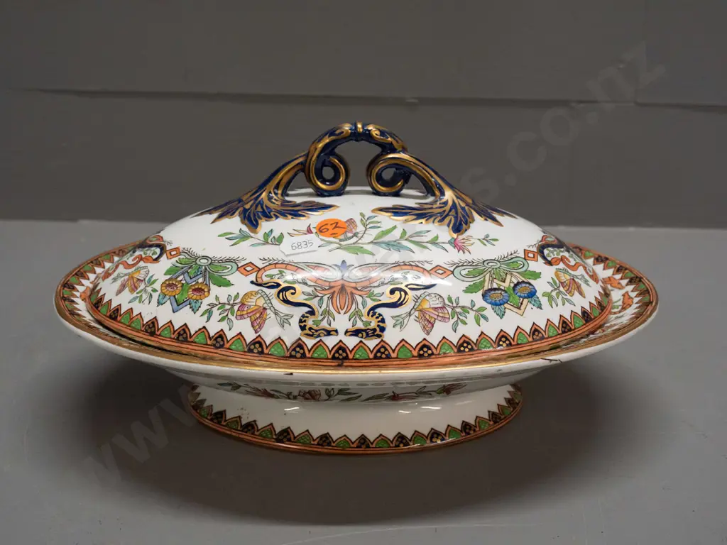 vintage Masons Ironstone lidded footed tureen with floral and foliate decoration, gilded rims and handle - some small Image 1++
