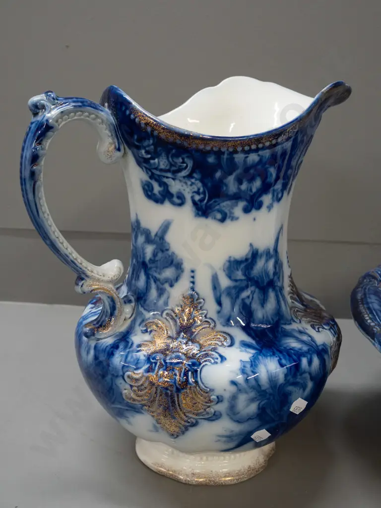 vintage JG MEakin "Bolivia" pattern flow blue jug & basin set with gilt decoration - some staining and crazing. Image 1++