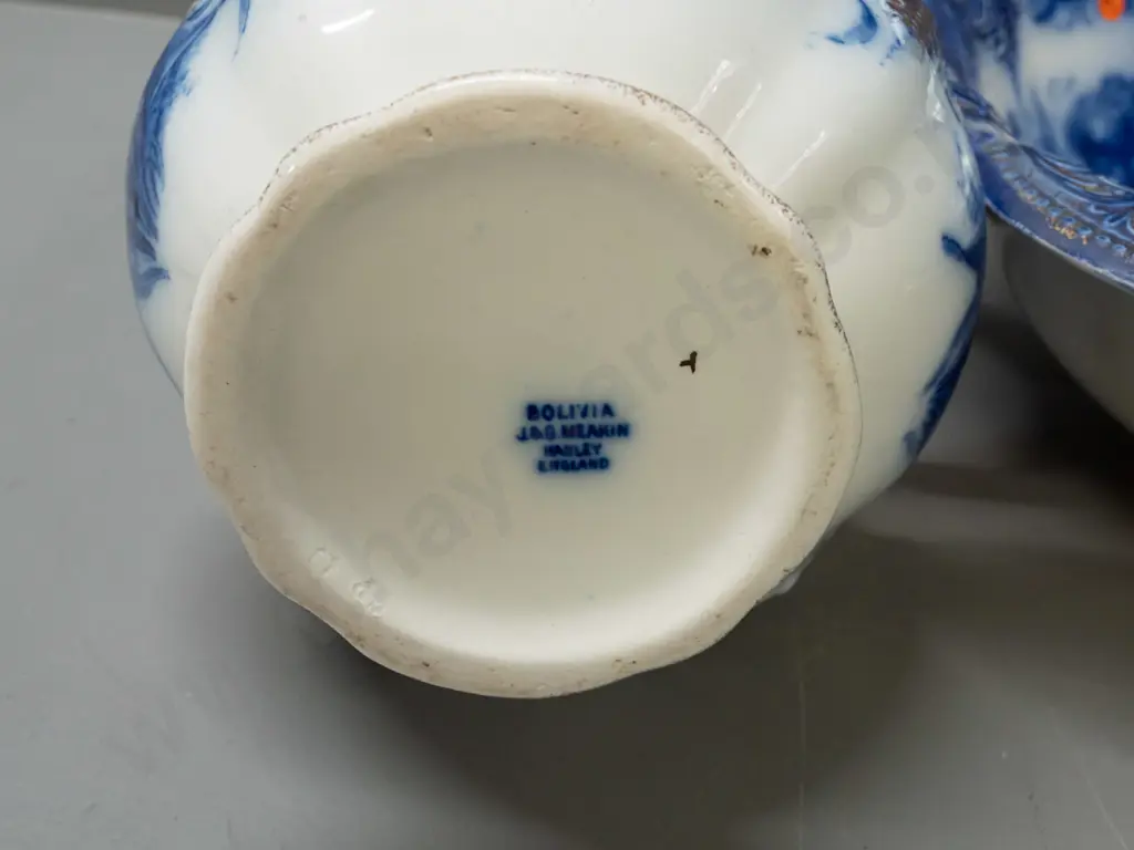 vintage JG MEakin "Bolivia" pattern flow blue jug & basin set with gilt decoration - some staining and crazing. Image 1++