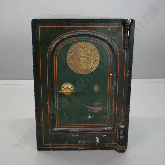 Victorian floor safe; Samuel Withers & Co West Brumwich -  only has keys for inside drawers, no outer door key.