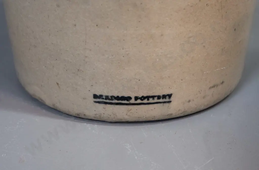 Sharpe Brothers Australia and New Zealand stoneware crock with Bendigo Potteries manufacturer's mark, threaded wooden Image 1++