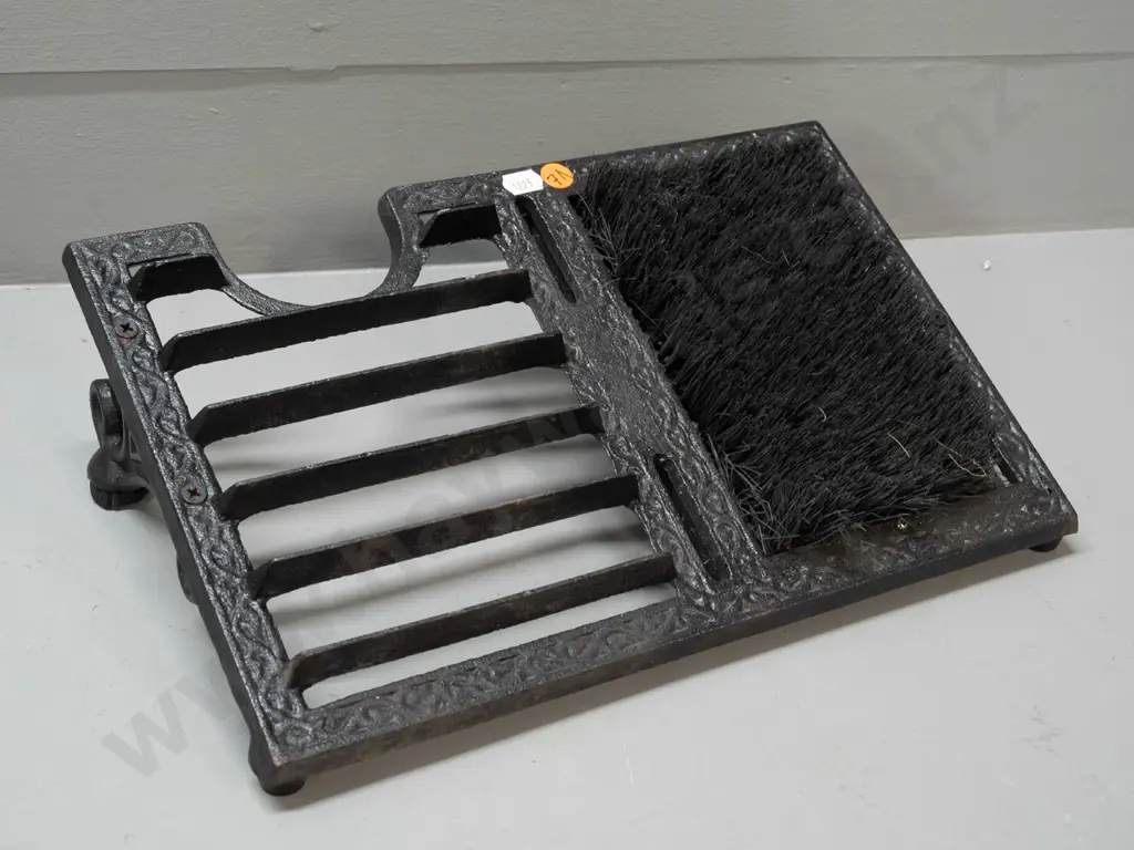 reproduction cast alloy boot scraper with brush pad, no maker's marks W-340 D-230 Image 1++