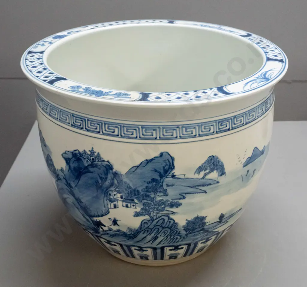 large Chinese blue & white jardiniere, no maker's marks H-310 D-380 Image 1++