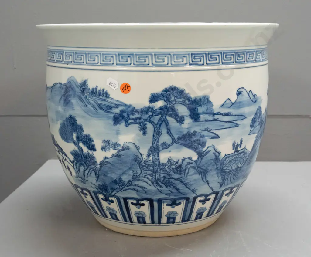 large Chinese blue & white jardiniere, no maker's marks H-310 D-380 Image 1++