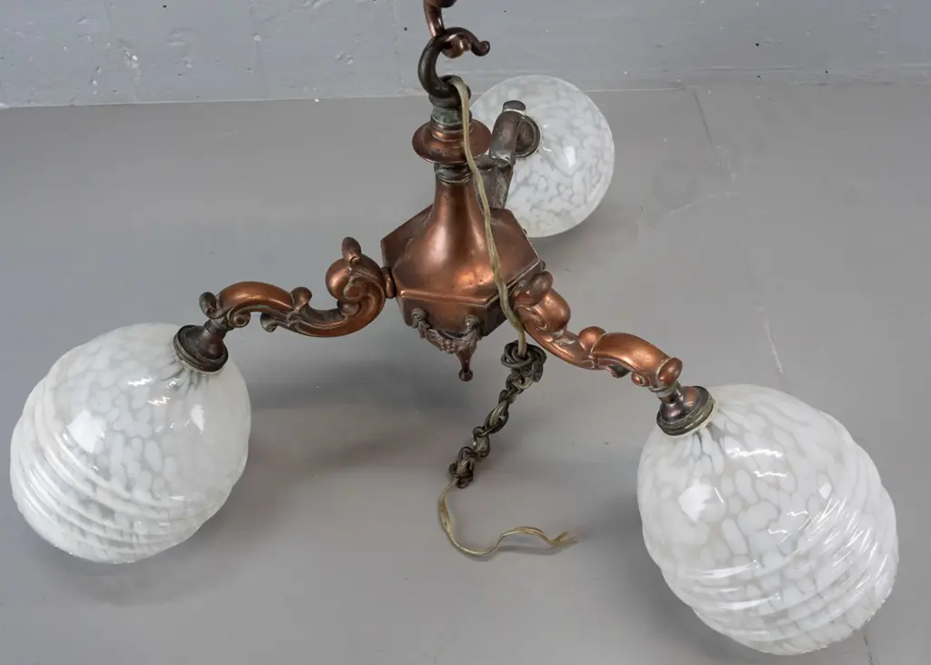vintage 3-light copper finish brass ceiling light fitting with rose and chains, frilled edge ribbed and mottled white Image 1++