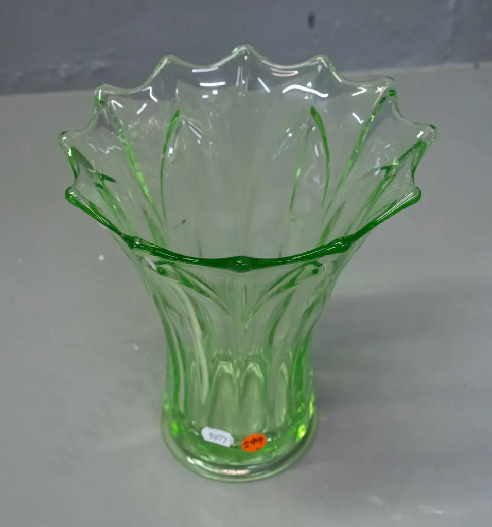 large uranium glass vase with flared shape, foliate frilled edge, nice glow H-200 D-170 at top Image 1++