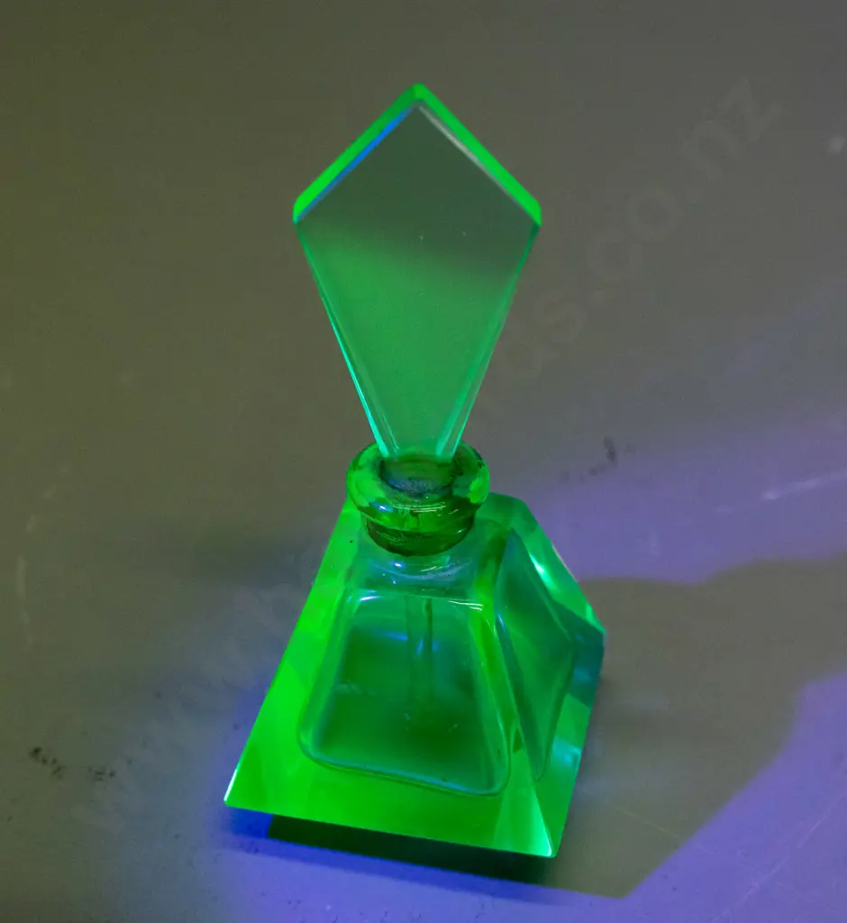 vintage deco style green uranium glass stoppered scent bottle - stopper is stuck, has shallow chip near bottom of Image 1++