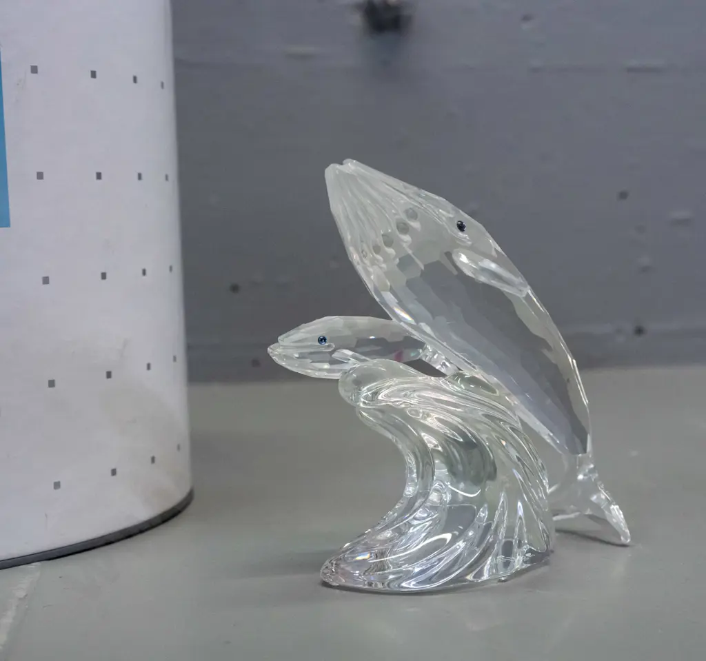 Swarovski crystal figurine in original packaging - mother whale and calf - marked SCS '92 MST. H-100 Image 1++