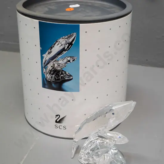 Swarovski crystal figurine in original packaging - mother whale and calf - marked SCS '92 MST. H-100