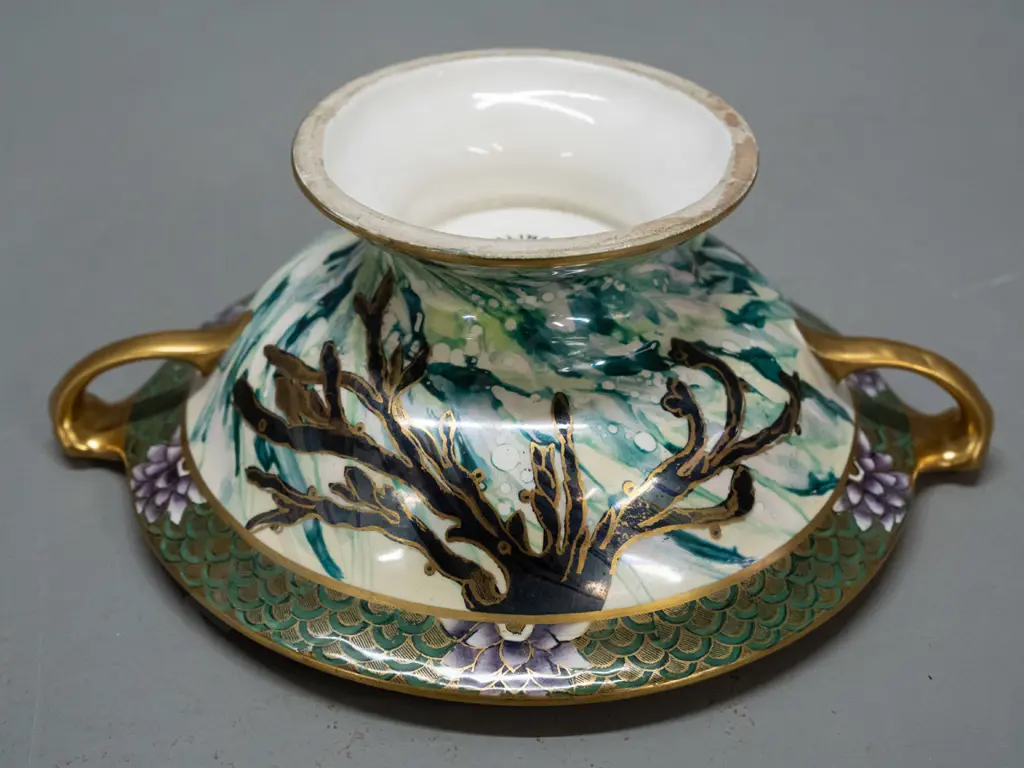 Maling lustre comport with fish decoration, gilt rims and applied handles H-70 W-200 at handles Image 1++