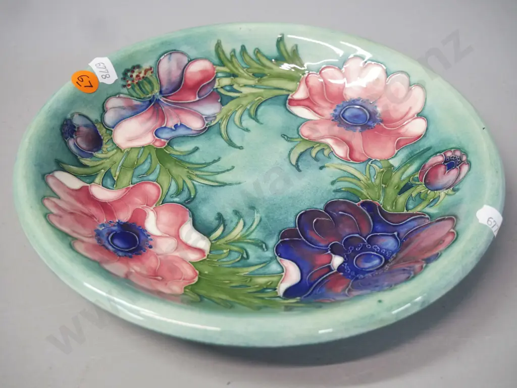 signed Moorcroft 'Anemone' pattern plate D-220 Image 1++