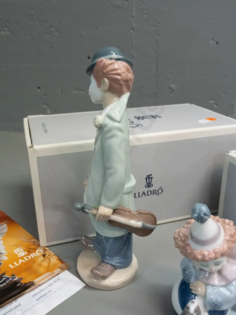 2 Lladro child clown figurines with original boxes - Pierrot with puppy & "Circus Sam" with violin H-220 Image 1++