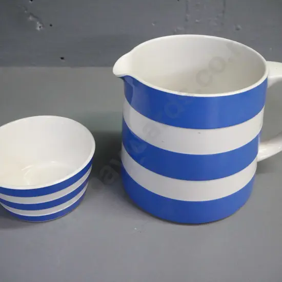2x pieces of 'TG Green' Cornish Kitchenware: large jug & sugar bowl. Jug H-130 W-180