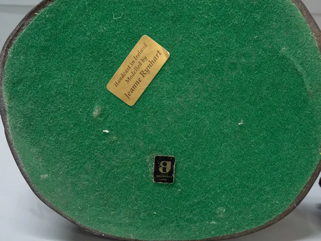 2 composite figures with labels: musician playing bodhran and resting farmer with scythe H-230, both have label: Image 1++