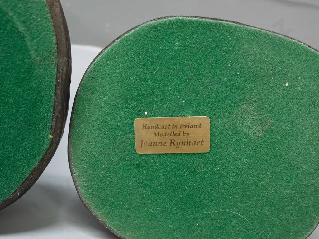 2 composite figures with labels: musician playing bodhran and resting farmer with scythe H-230, both have label: Image 1++
