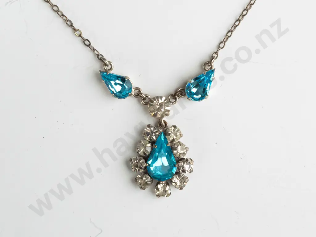 costume necklace with blue stones Image 1++
