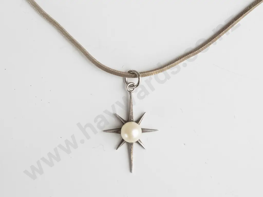 silver necklace stamped 925 Image 1++