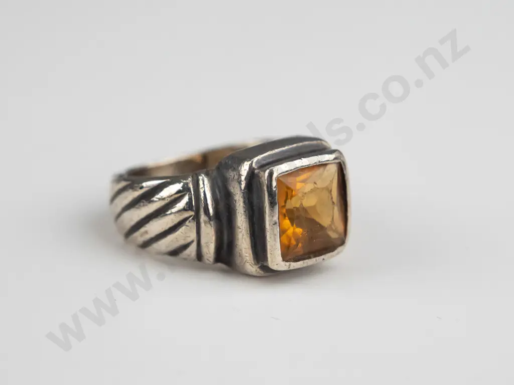 sterling silver citrine ring stamped 925 Image 1++
