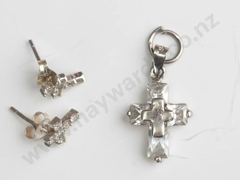 silver cross & earrings with czs stamped 925 Image 1++