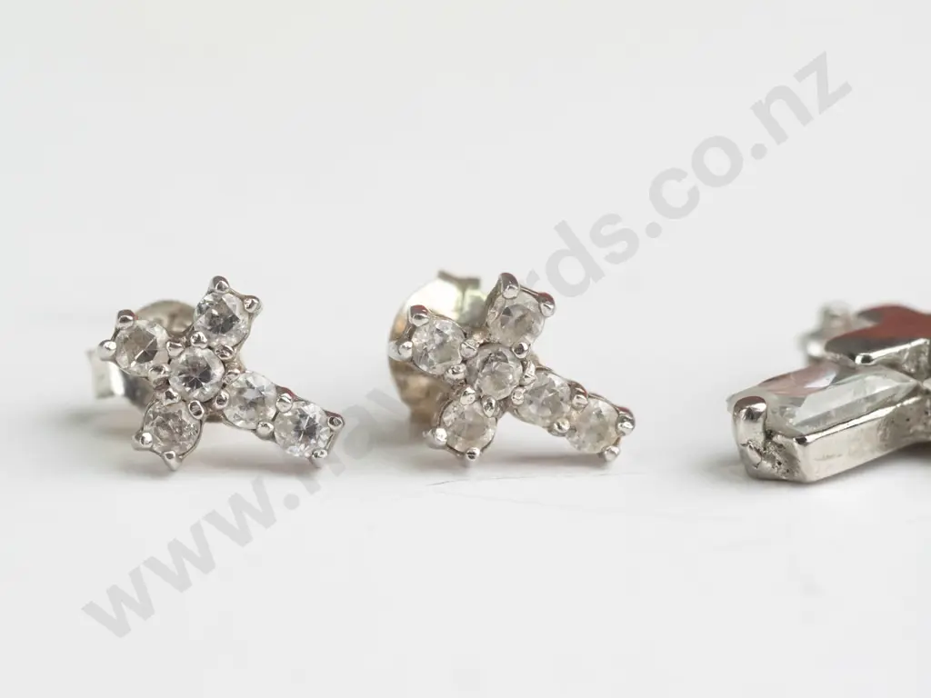 silver cross & earrings with czs stamped 925 Image 1++