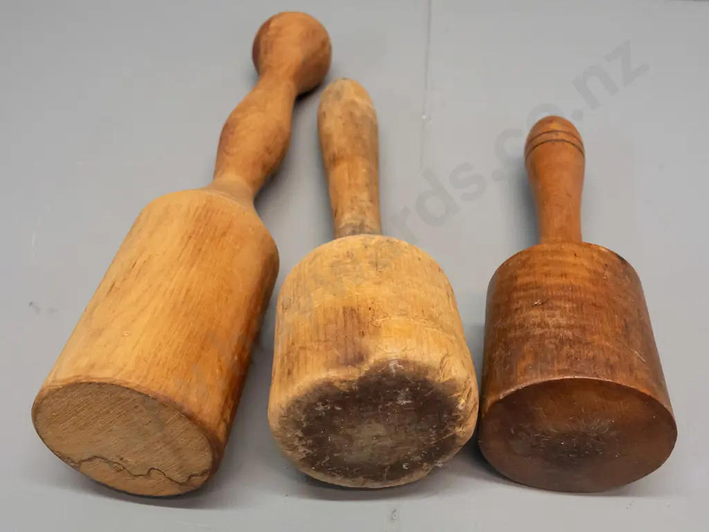 assorted vintage wooden kitchenalia - butter paddles, 3 mallets, some kind of telescoping pitter or press - age wear, Image 1++