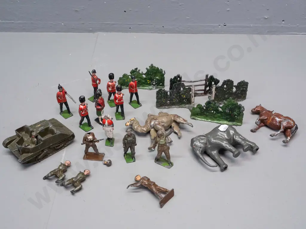 assorted lead soldier and animal figures and a Britains Bren gun carrier with gunner - some w/ damage or missing limbs, Image 1++
