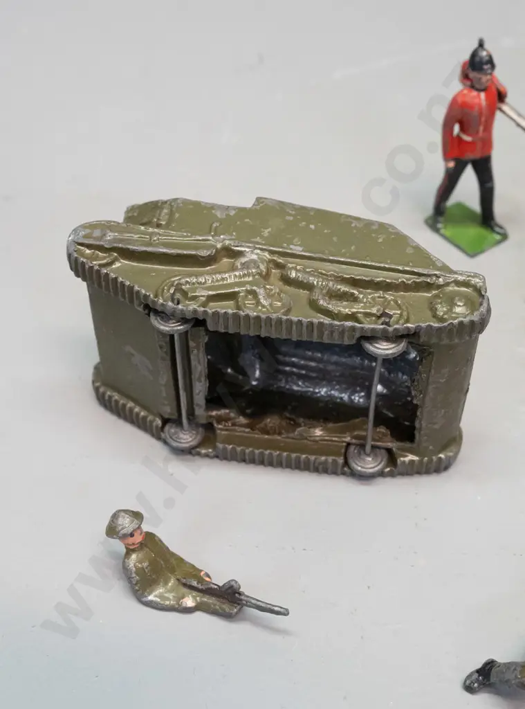 assorted lead soldier and animal figures and a Britains Bren gun carrier with gunner - some w/ damage or missing limbs, Image 1++