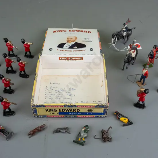 Lead figures, some marked "Britains", 14x marching band, 2x mounted soldiers, 5x animals & ringmaster. Some paint loss