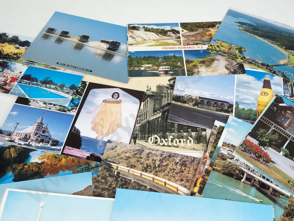 various NZ post cards - Queenstown, Cromwell, Wanaka, Thames, Rotorua etc & booklet of Oxford England Image 1++
