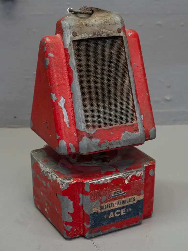 Vintage Ace brand cast-alloy paraffin portable heater w/ hanging hook H-210 W-100 [paint chipping & usage wear] Image 1++
