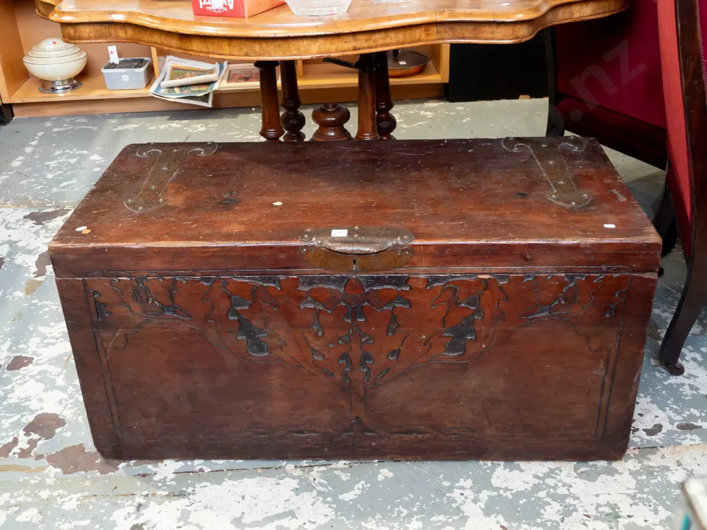 Victorian pine trunk with later added arts & crafts style hand-beaten copper strap hinges and front handle, acorn Image 1++