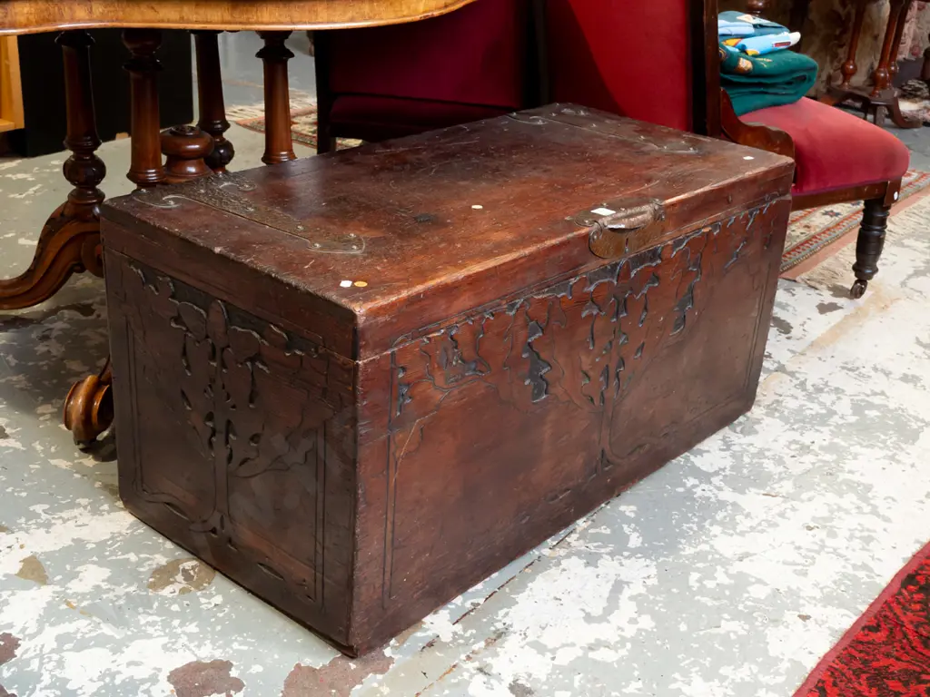Victorian pine trunk with later added arts & crafts style hand-beaten copper strap hinges and front handle, acorn Image 1++