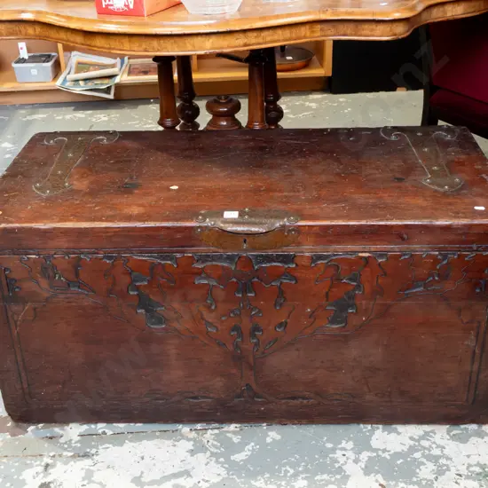Victorian pine trunk with later added arts & crafts style hand-beaten copper strap hinges and front handle, acorn