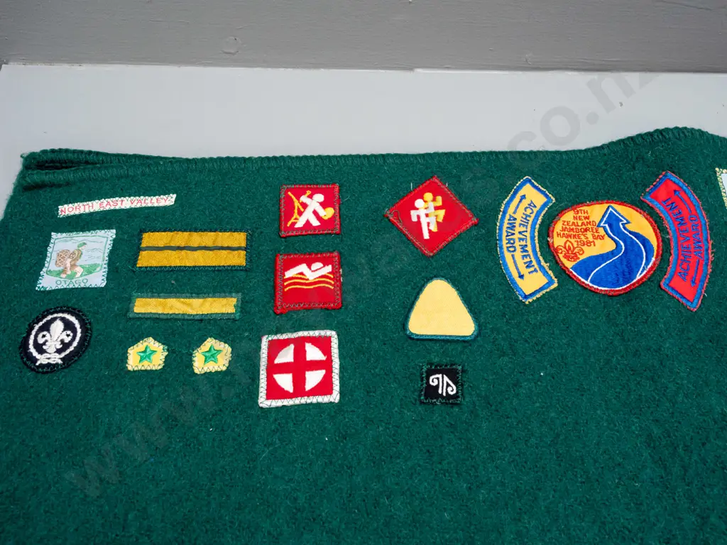 Scout memorabilia: 1981 Jamboree tablecloth, badge blanket, T-shirt & shirt with 4 badges 'Leith Stewart' Image 1++