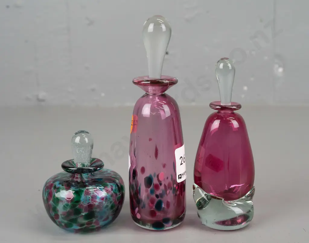 3x small 'Seal Island' art glass stoppered scent bottles, tallest H-160 Image 1++