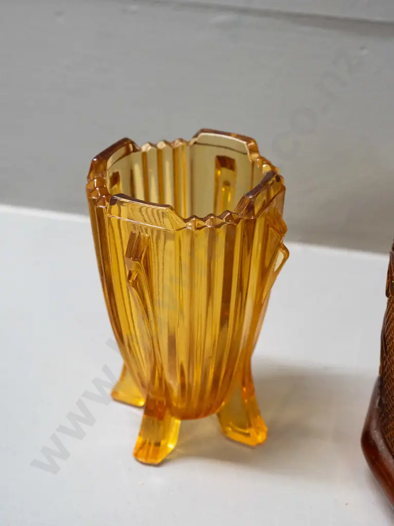 2 pieces of moulded amber glass - large lidded canister H-150 D-130 and a small deco spill vase marked Made in England Image 1++