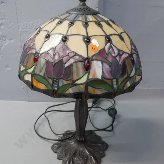 Tiffany style table lamp w/ cast metal base & tulip motif shade H-470 D-300